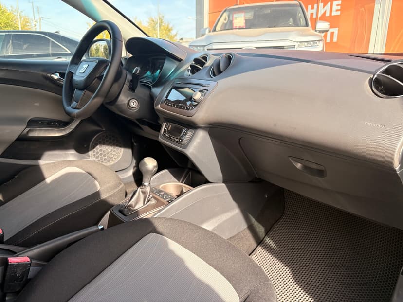 seat-ibiza-2012-367-13