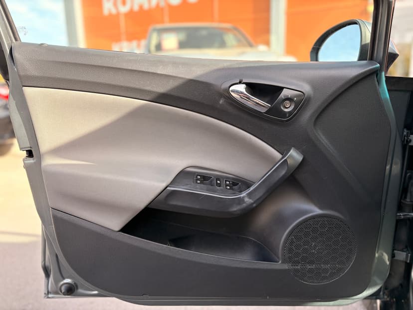 seat-ibiza-2012-367-15